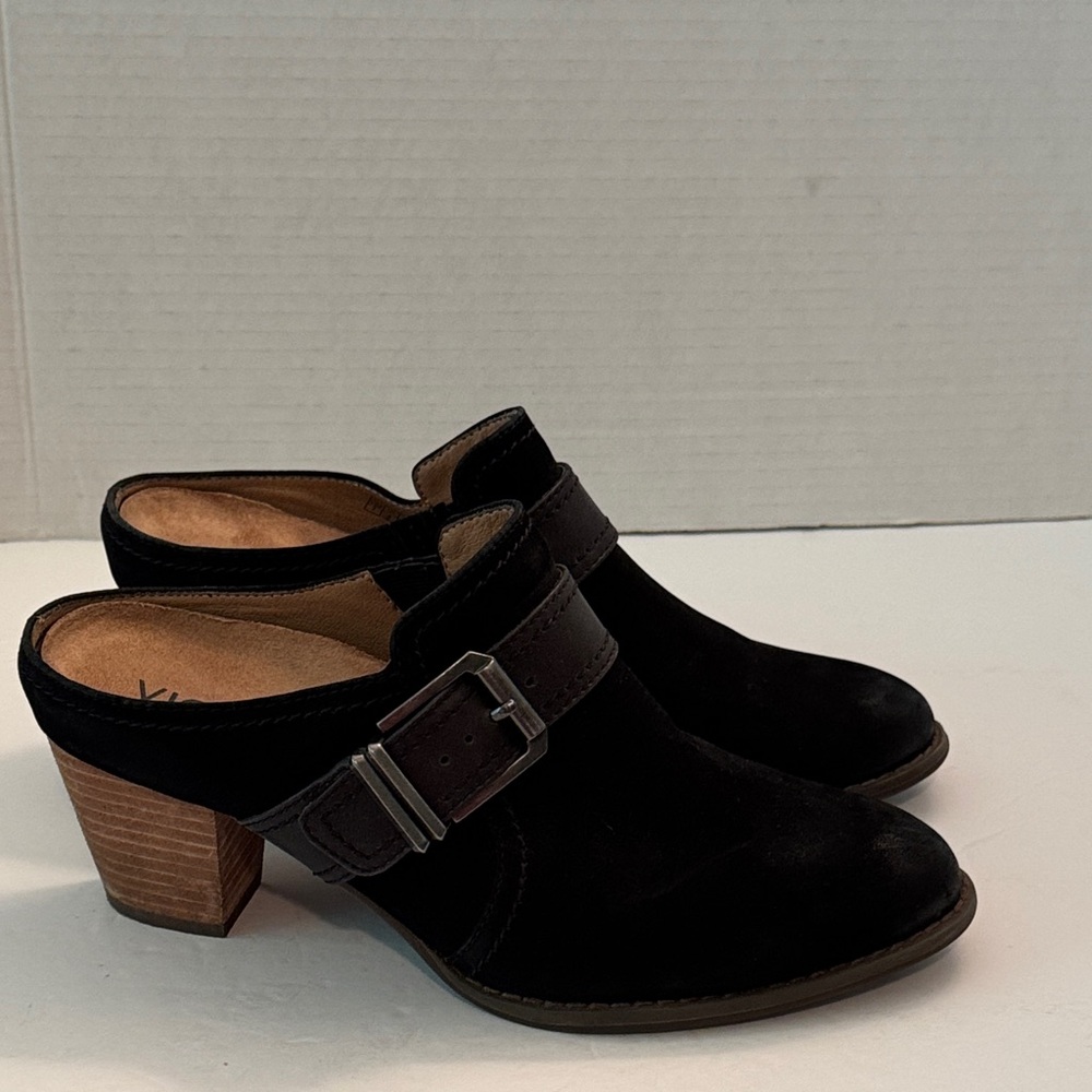Vionic Black Mules with Buckle Sz 7 - Picture 6 of 9